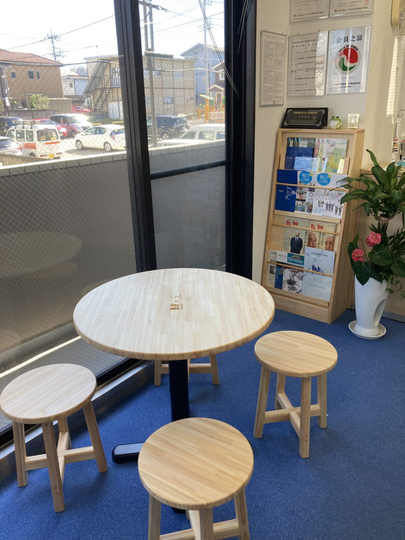 埼玉県産の間伐材を使った家具
